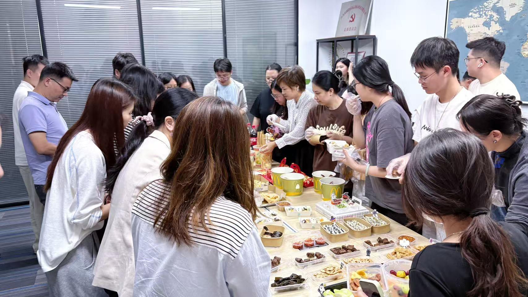 不给糖就捣蛋｜彩虹捷运万圣节下午茶“鬼马来袭”！