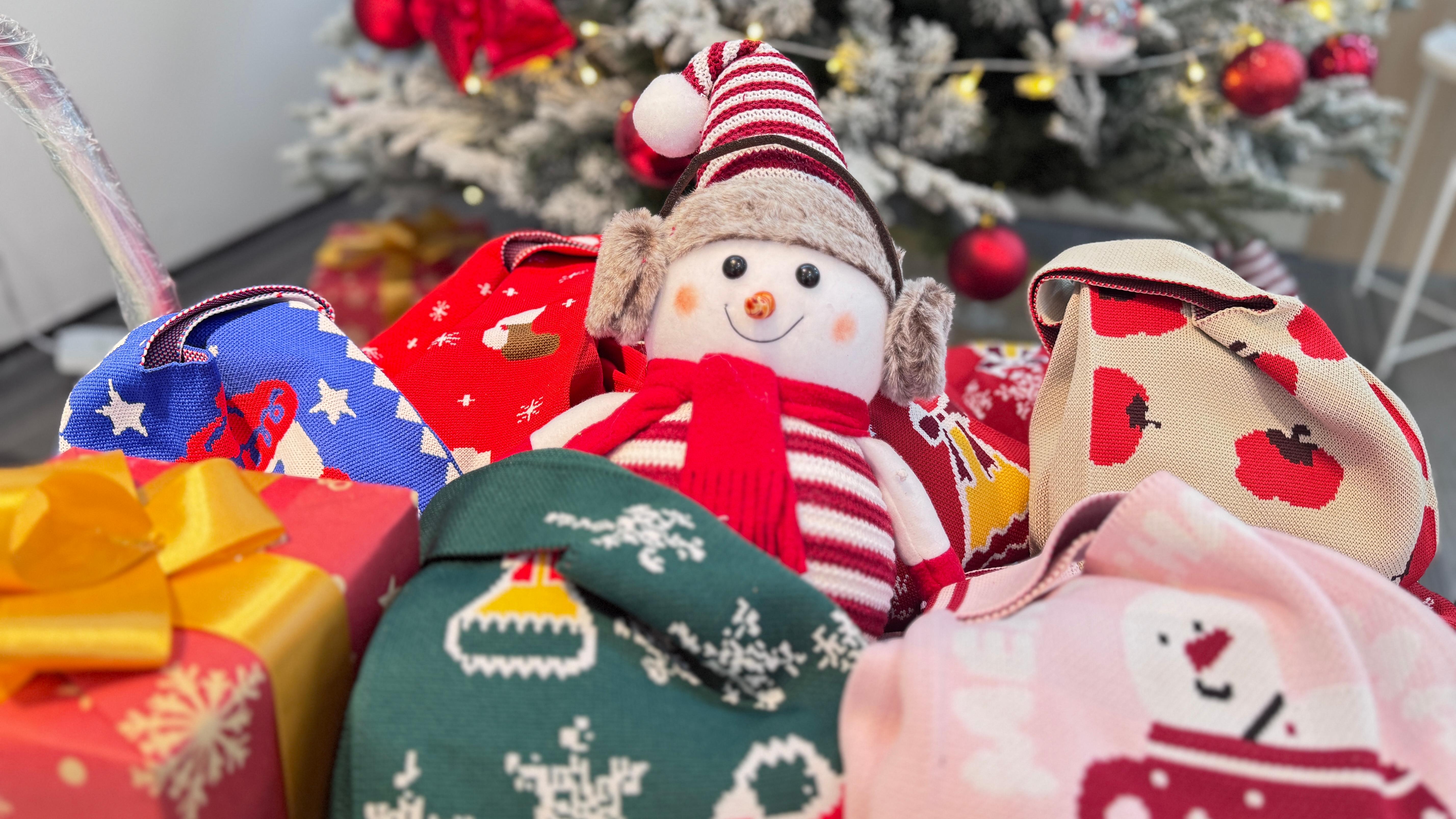 圣诞有礼｜办公室藏满惊喜，这份冬日温柔请查收！